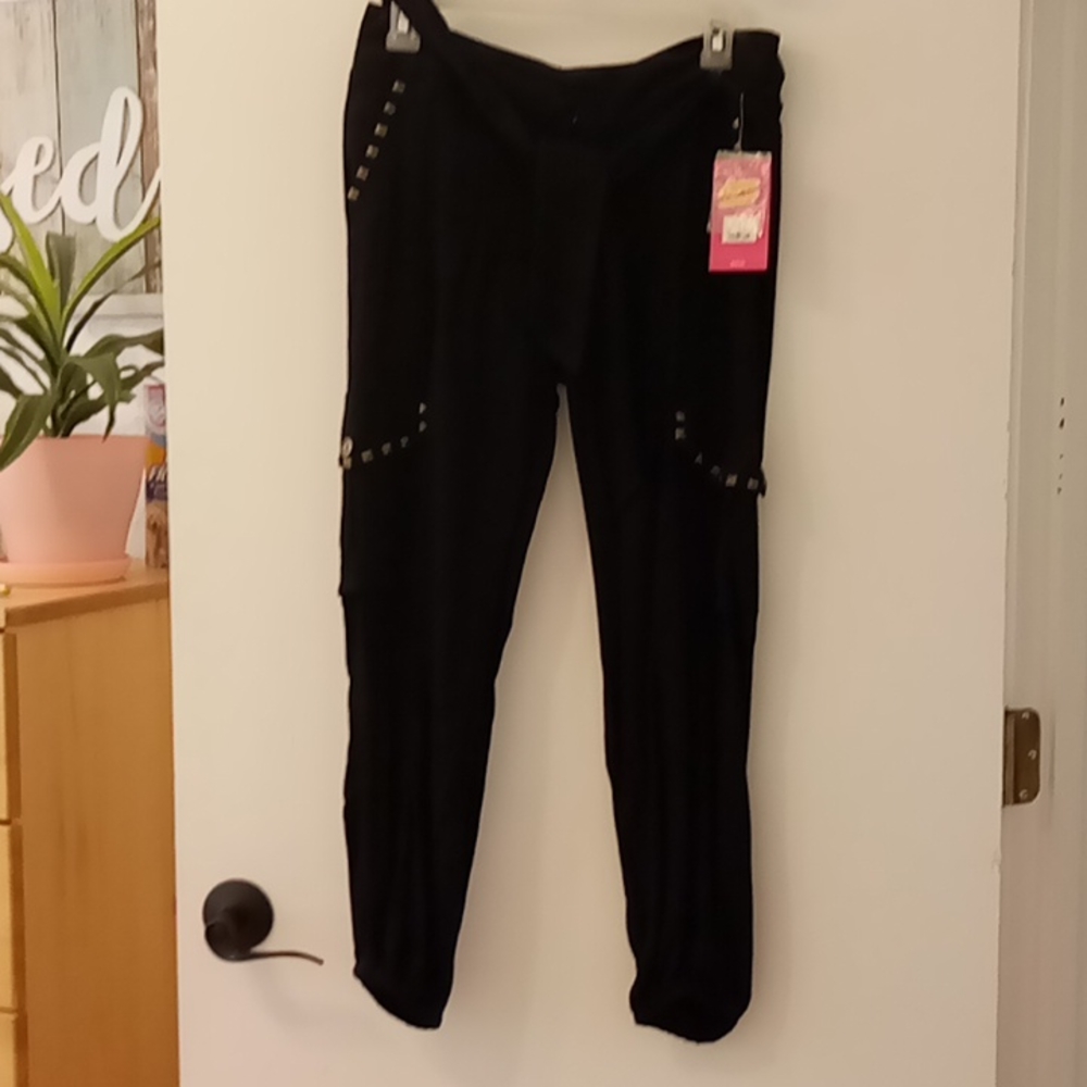 Candy's black pants